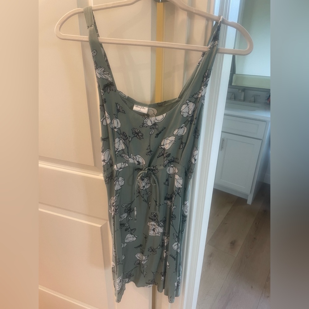 Adorable green dress size large